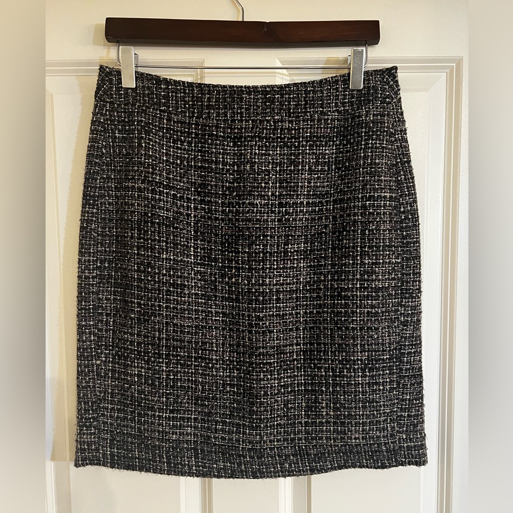 Banana Republic tweed straight skirt with small back slit